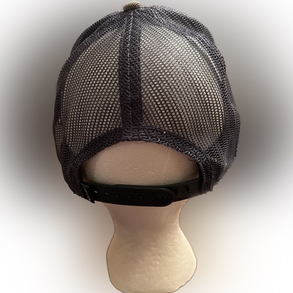 Taylor Made Golf Trucker Hat preowned - Picture 2 of 4